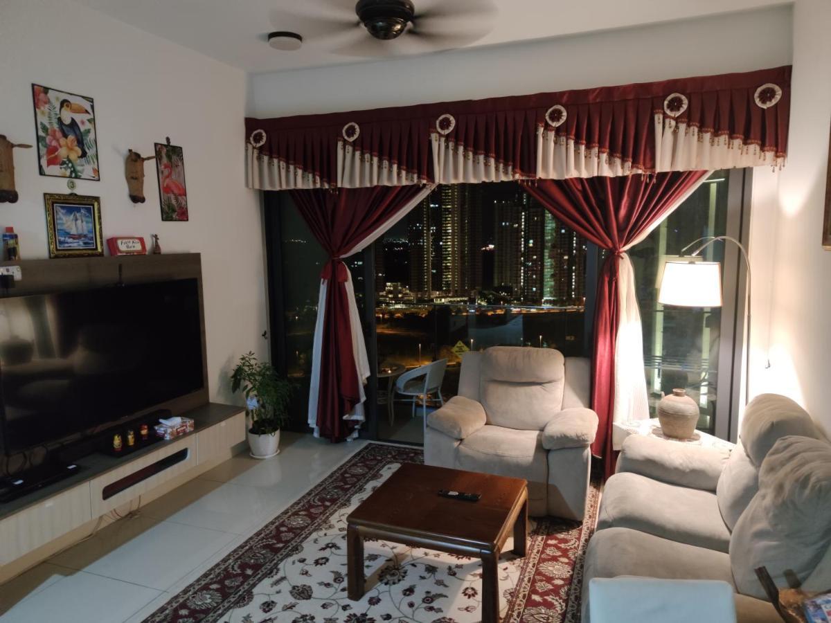 Kumkum Homestay 3 Bedroom Suite Nusajaya  Exterior photo
